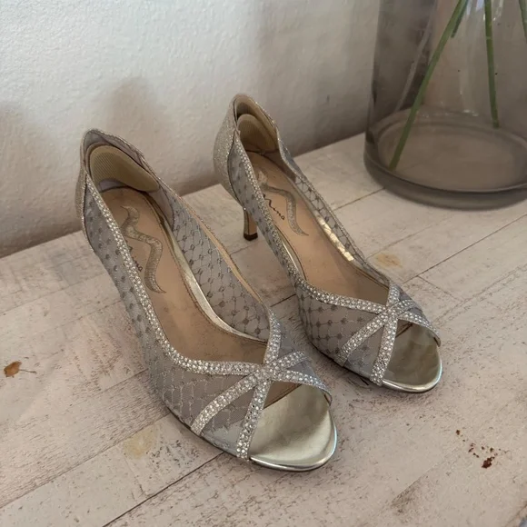 Nina Sparkly Silver Mesh Heels – Size 9M - Picture 4 of 7